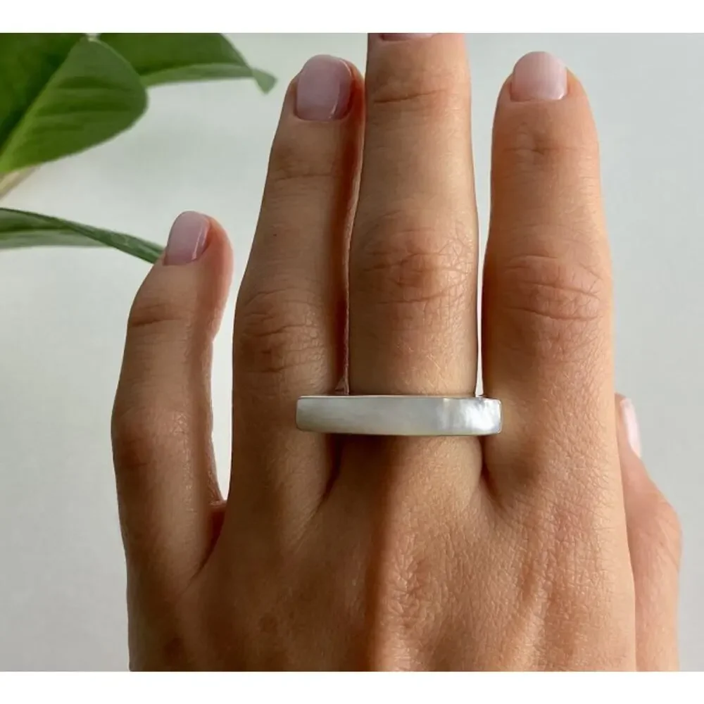 925 Sterling Silver Mother OF Pearl Ring Size 8.5